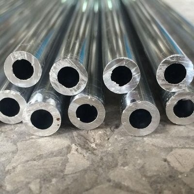 أنابيب الألومنيوم خفيفة الوزن ودائمة المقاومة للتآكل للاستخدام الصناعي